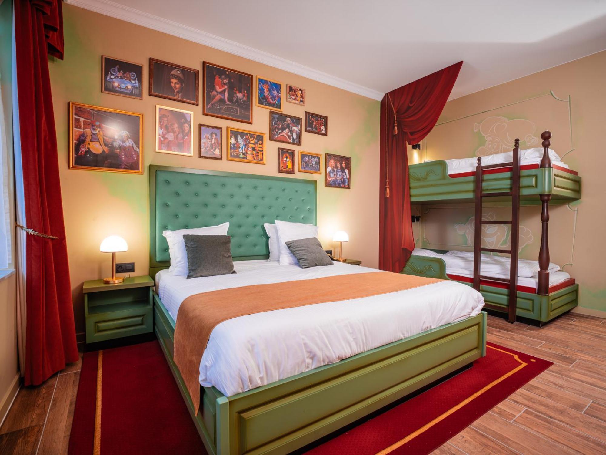 Theater Hotel 드판 외부 사진
