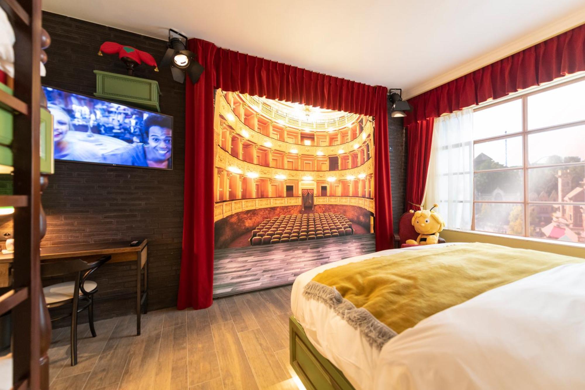 Theater Hotel 드판 외부 사진